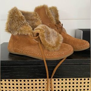 Tom’s moccasin booties